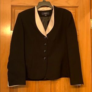 Classic Black/white skirt suit